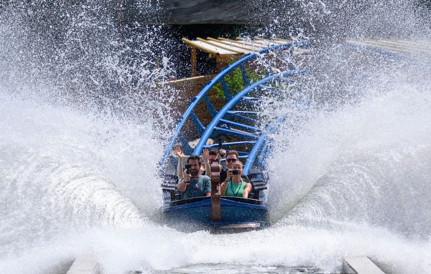 Un rayo cae en un parque de atracciones y varios heridos Un rayo cae en un parque de atracciones y varios heridos